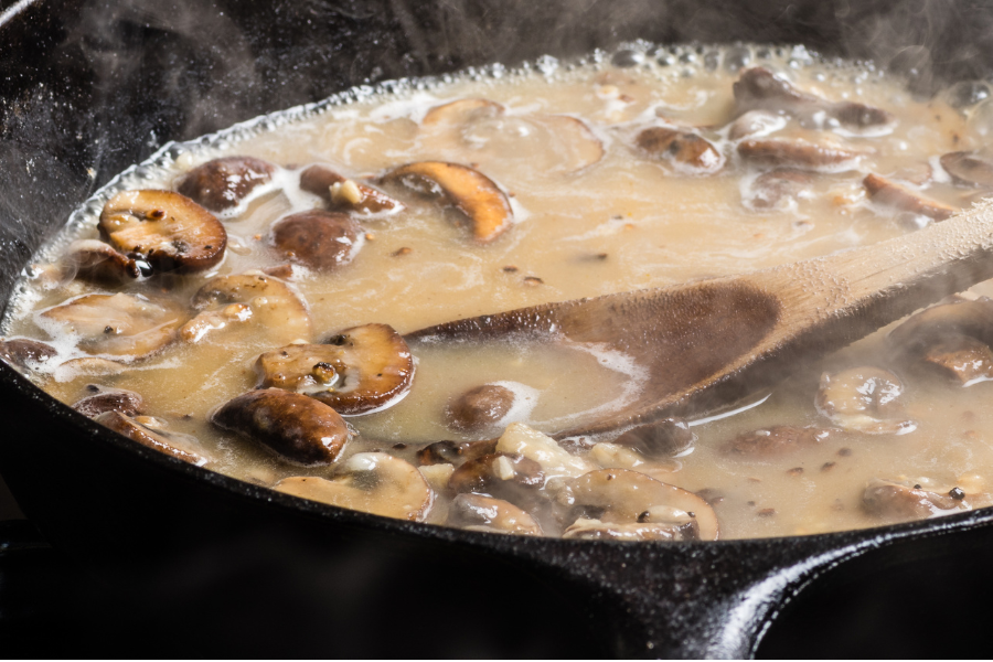 Meatless Monday: Thanksgiving Mushroom Gravy